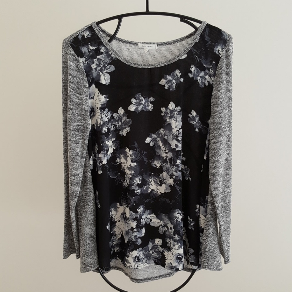 ava James * Mixed media swing sweater